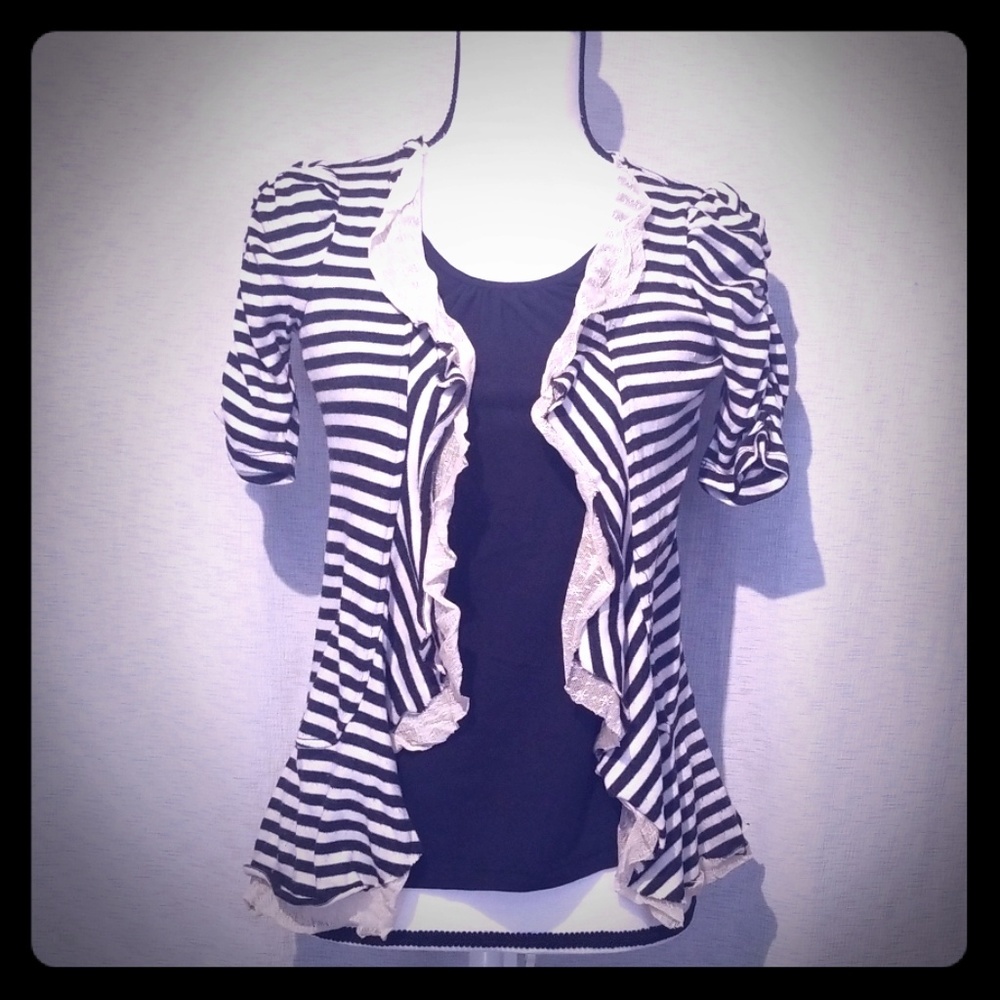 **5/25** Juniors striped blouse